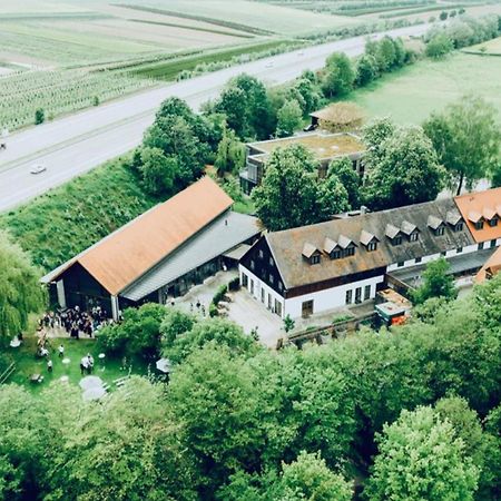 Hotel Waldvogel Leipheim Exterior photo